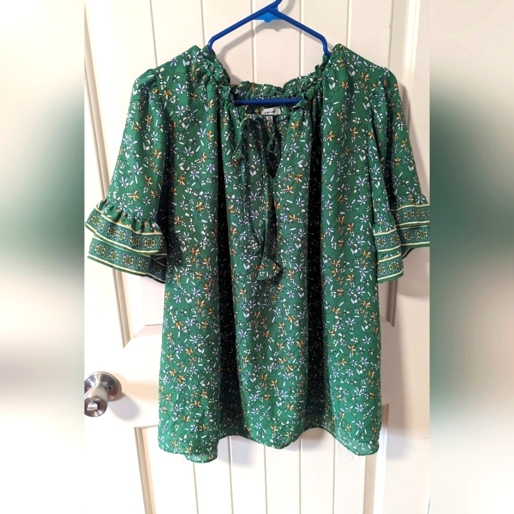 Max Studio Green blouse